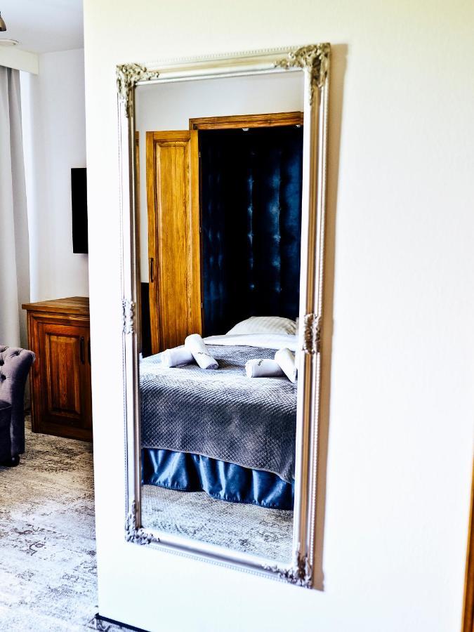Bed and Breakfast Dwór Karwacz Przasnysz Exterior foto